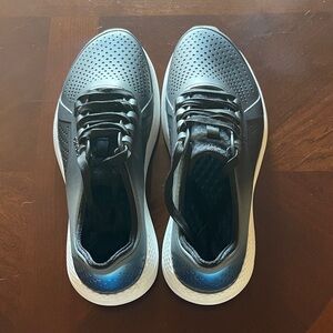 CROCS Men's Black, Gray and Blue Sneakers size 13M like new